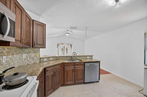 8332 Bermuda Sound Way, Boynton Beach FL - photo 15 of 67