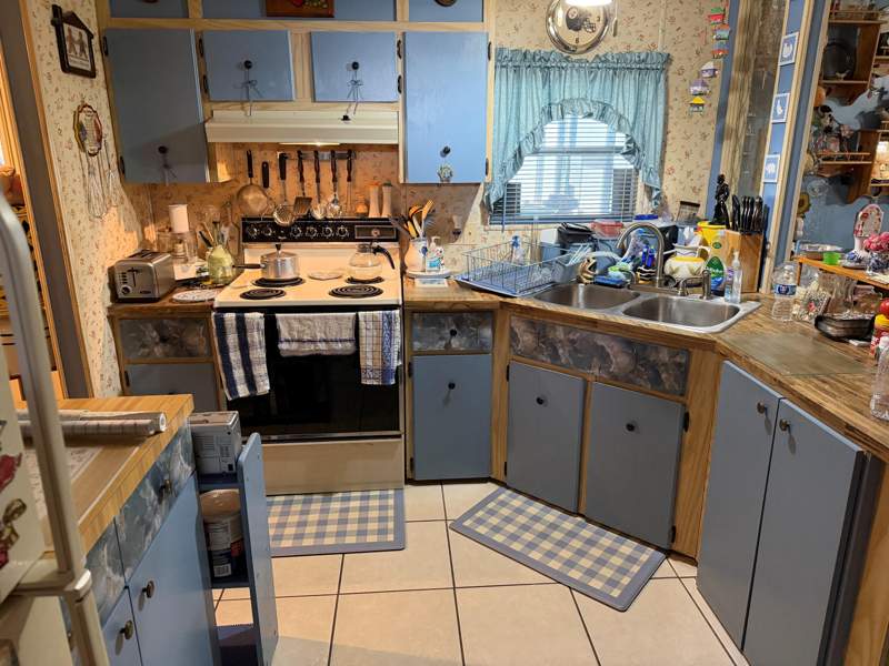 2 bedroom Manufactured Home at 5230 SW 29th Terrace, Ravenswood North, Dania Beach — photo 3