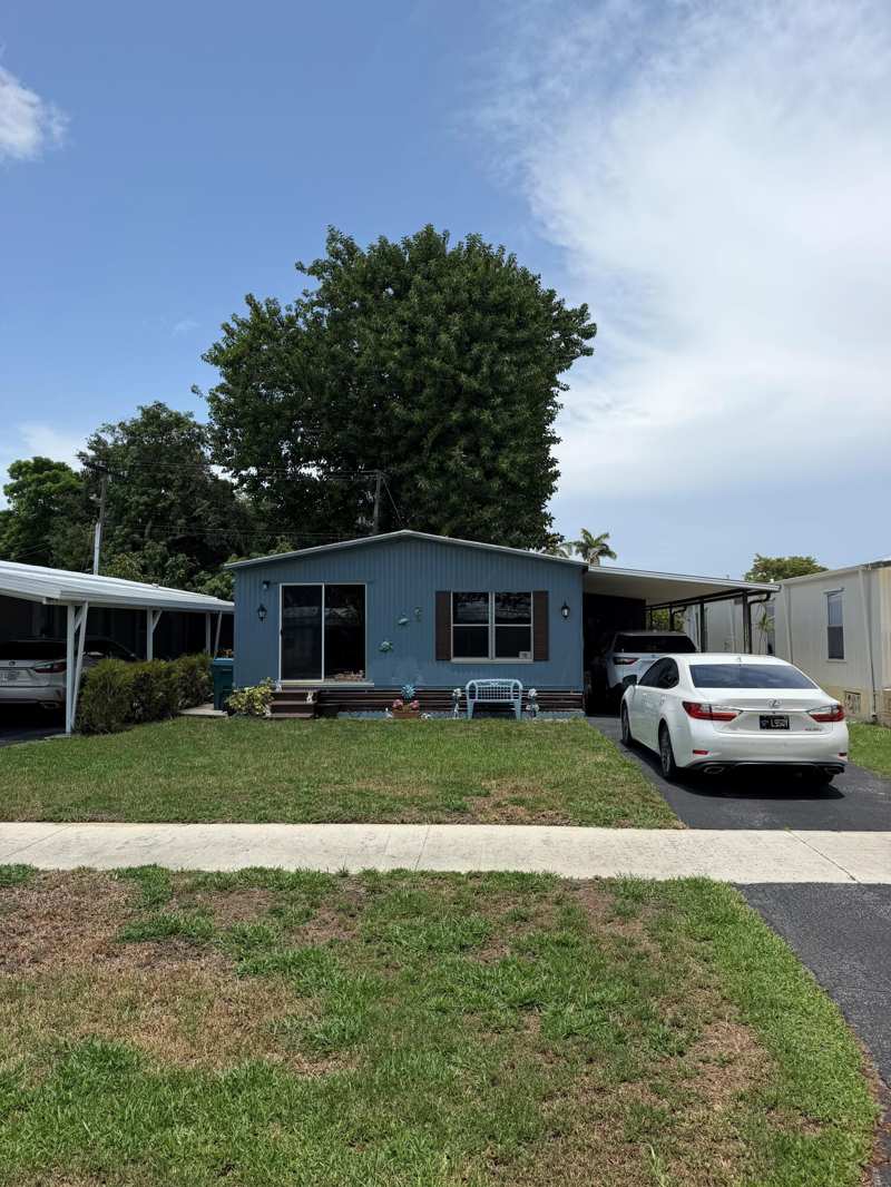 2 bedroom Manufactured Home at 5230 SW 29th Terrace, Ravenswood North, Dania Beach — photo 1