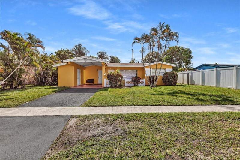 3 bedroom Single Family Residence at 3560 NW 34th Way, Lauderdale Lakes North Gate, Lauderdale Lakes — photo 2