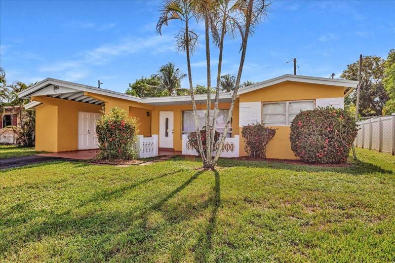 3 bedroom Single Family Residence at 3560 NW 34th Way, Lauderdale Lakes North Gate, Lauderdale Lakes — photo 4
