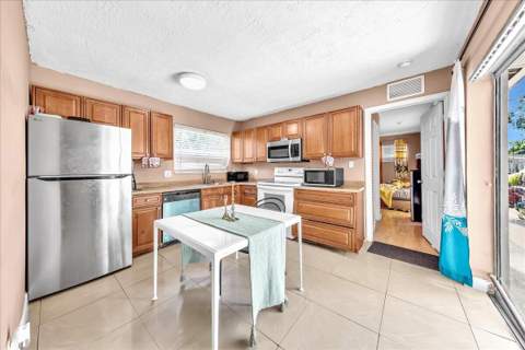 3560 NW 34th Way, Lauderdale Lakes FL - photo 11 of 35