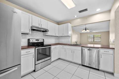 191 Mastic Tree Court, Royal Palm Beach FL - photo 17 of 45
