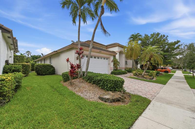 5 bedroom Single Family Residence at 2644 Miller Court, Sector 7 South-Parcel 1, Weston — photo 3