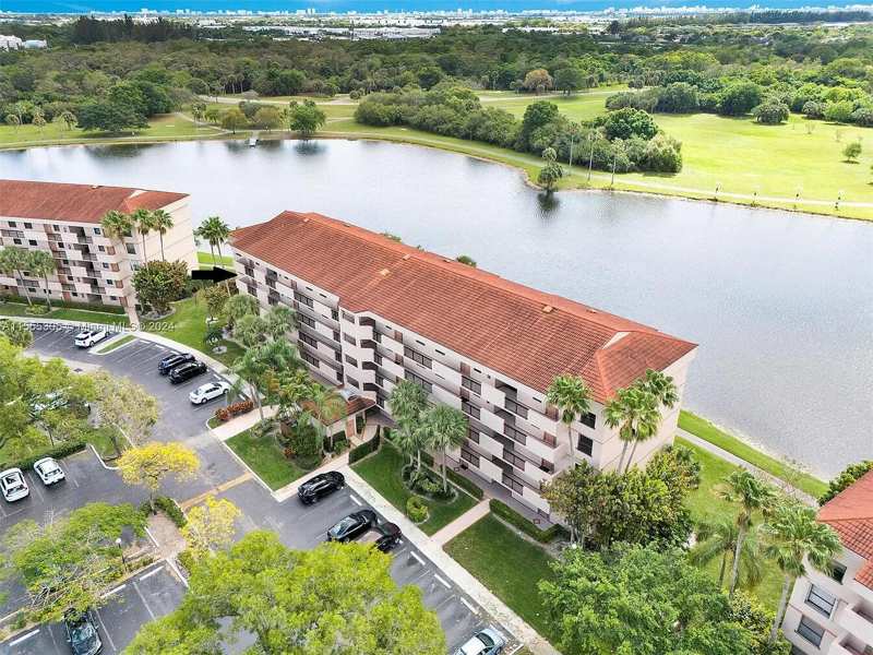 2 bedroom Condominium at 2767 Carambola Circle #401, Applewood Village Ii-E Condo, Coconut Creek — photo 1