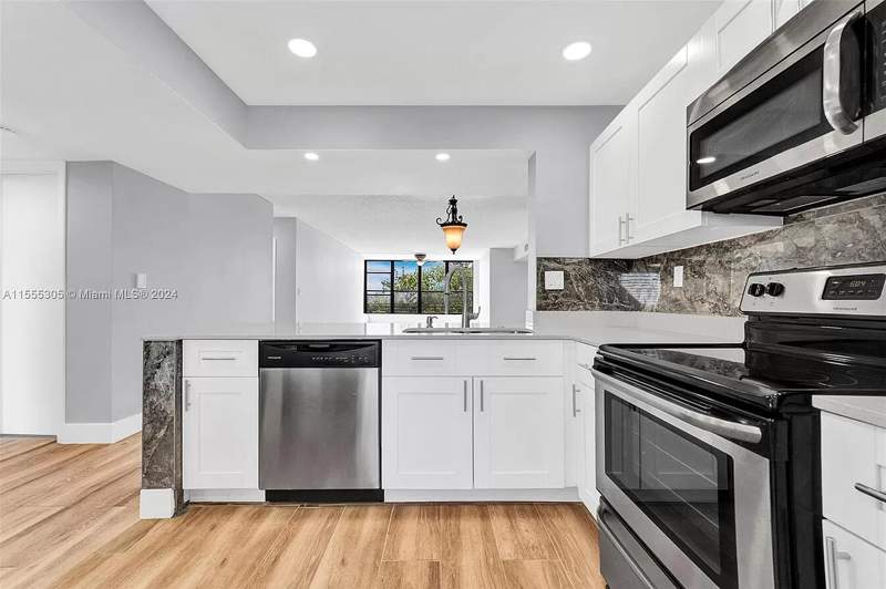 2 bedroom Condominium at 2767 Carambola Circle #401, Applewood Village Ii-E Condo, Coconut Creek — photo 2