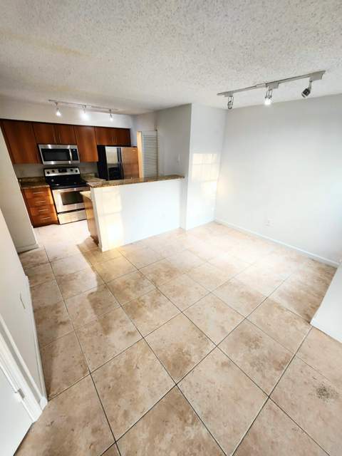 1020 Crystal Way #F, Delray Beach FL - photo 8 of 20