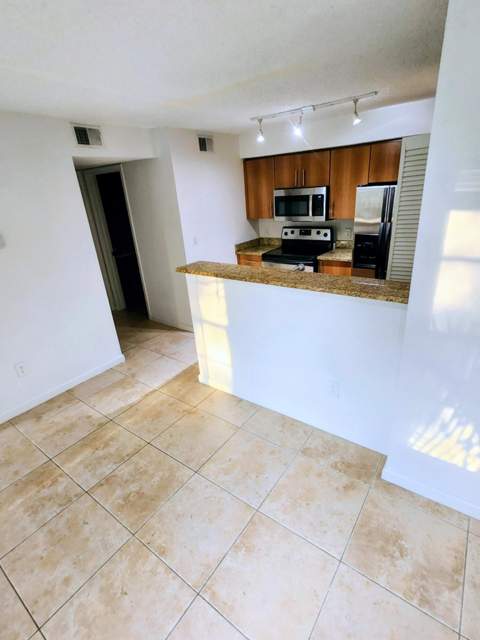 1020 Crystal Way #F, Delray Beach FL - photo 9 of 20