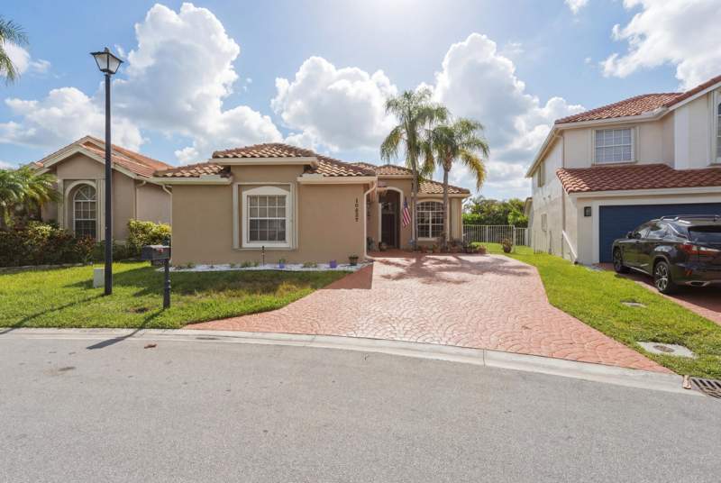 3 bedroom Single Family Residence at 10827 La Salinas Circle, Mission Bay Tr H Ph 2, Boca Raton — photo 2