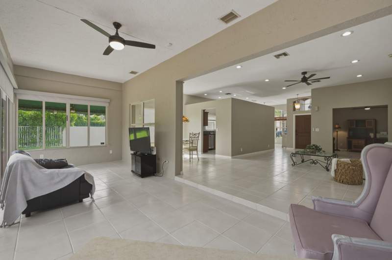 3 bedroom Single Family Residence at 10827 La Salinas Circle, Mission Bay Tr H Ph 2, Boca Raton — photo 5