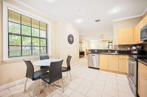 4212 Vineyard Circle, Weston FL - photo 7 of 23
