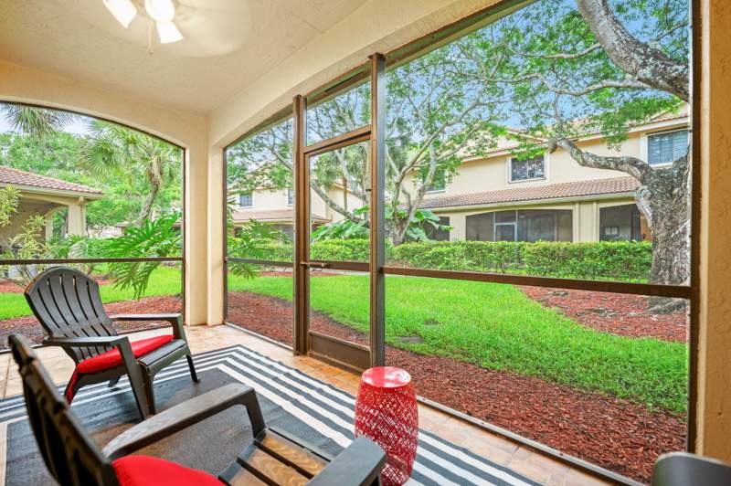 4 bedroom Townhouse at 4212 Vineyard Circle, COURTYARD at the Grove, Weston — photo 2