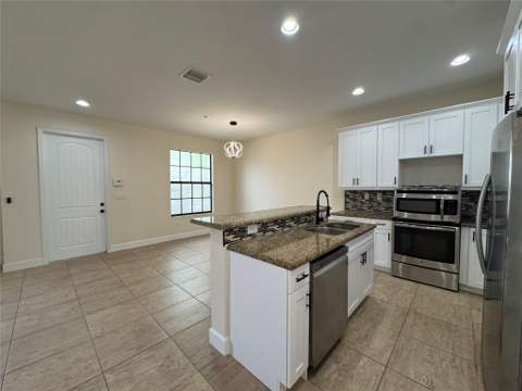 749 SW 3rd Avenue, Pompano Beach FL - photo 8 of 47
