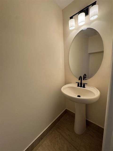 749 SW 3rd Avenue, Pompano Beach FL - photo 11 of 47