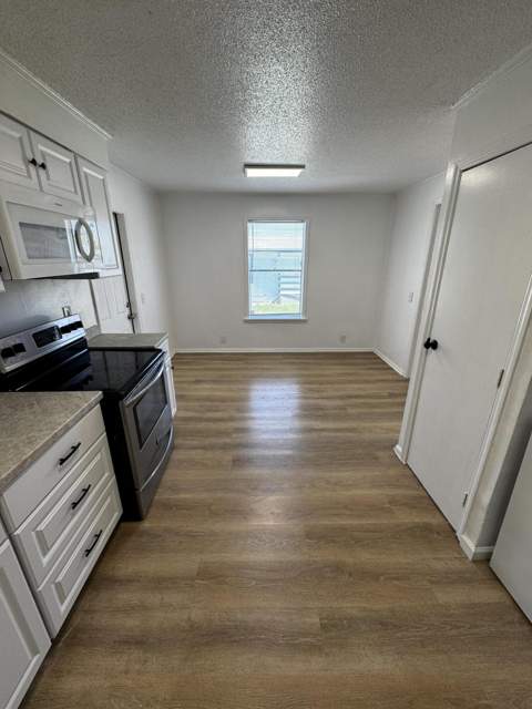 1464 W 32nd Street, Riviera Beach FL - photo 9 of 28