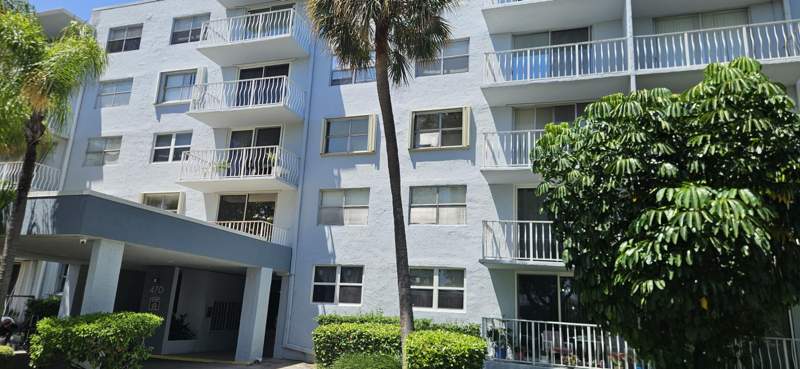 1 bedroom Condominium at 470 Executive Center Drive #3b, Breakwaters Of The Palm Beaches Condo, West Palm Beach — photo 5