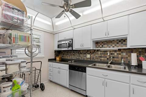 555 NW 4th Avenue #Apt 501, Boca Raton FL - photo 24 of 37