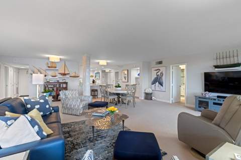 555 NW 4th Avenue #Apt 501, Boca Raton FL - photo 8 of 37