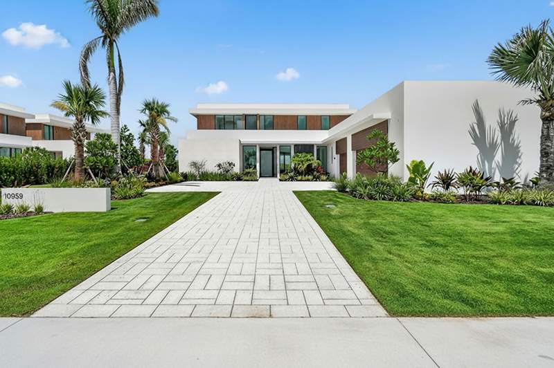 5 bedroom Single Family Residence at 10959 Monte Rosa Drive, Panther National At Avenir Pod, Palm Beach Gardens — photo 2