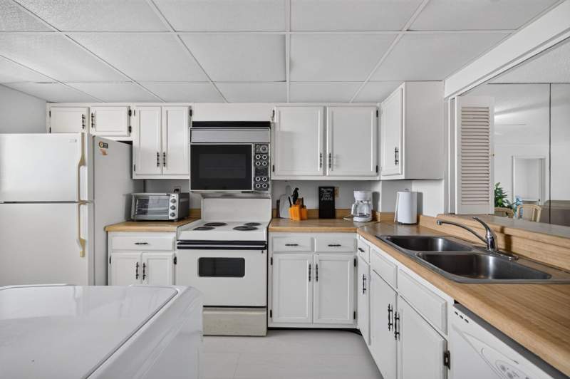 2 bedroom Condominium at 9900 S Ocean Drive #1505, Oceana Oceanfront Condominium II, Jensen Beach — photo 4