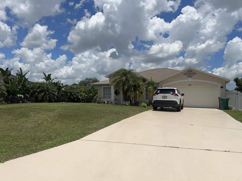 3 bedroom Single Family Residence at 1481 SW Dow Lane, Port St Lucie Section 12, Port St. Lucie — photo 2