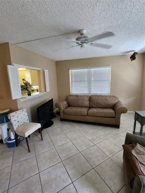 104 Westbury, Deerfield Beach FL - photo 6 of 40