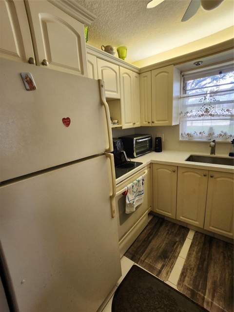 104 Westbury, Deerfield Beach FL - photo 10 of 40