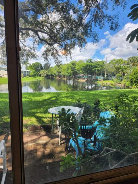 104 Westbury, Deerfield Beach FL - photo 24 of 40