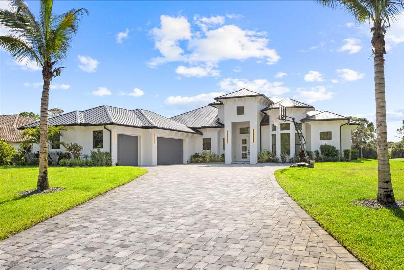 3 bedroom Single Family Residence at 896 SW Squire Johns Lane, Cobblestone Pud 01, Palm City — photo 2