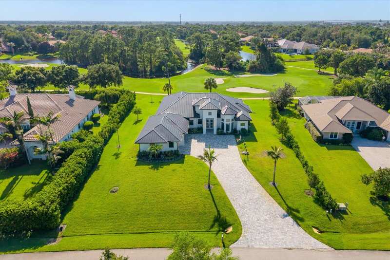 3 bedroom Single Family Residence at 896 SW Squire Johns Lane, Cobblestone Pud 01, Palm City — photo 1