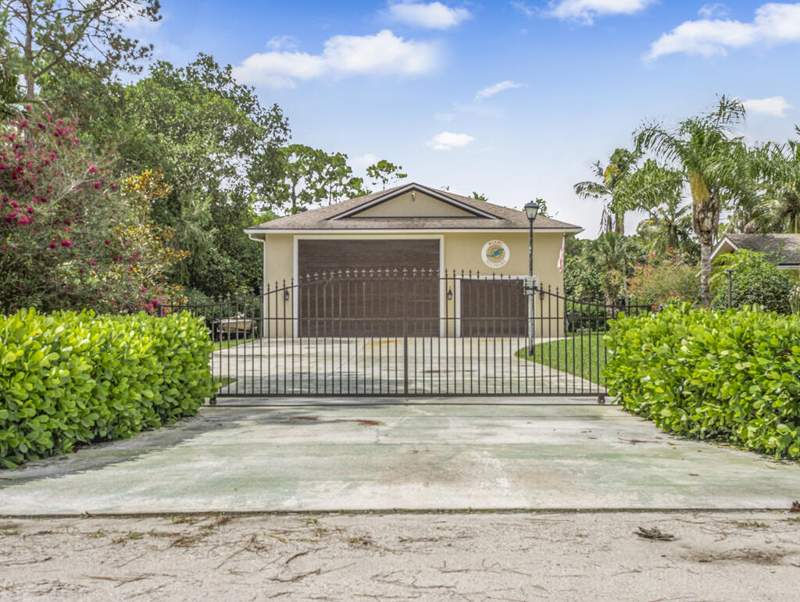 5 bedroom Single Family Residence at 13676 N 85th Road, Acreage, West Palm Beach — photo 5