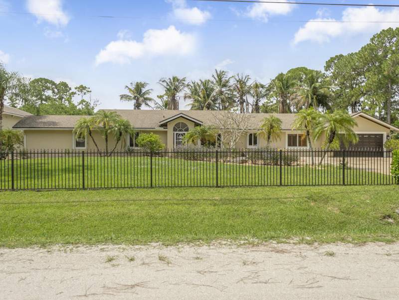 5 bedroom Single Family Residence at 13676 N 85th Road, Acreage, West Palm Beach — photo 2