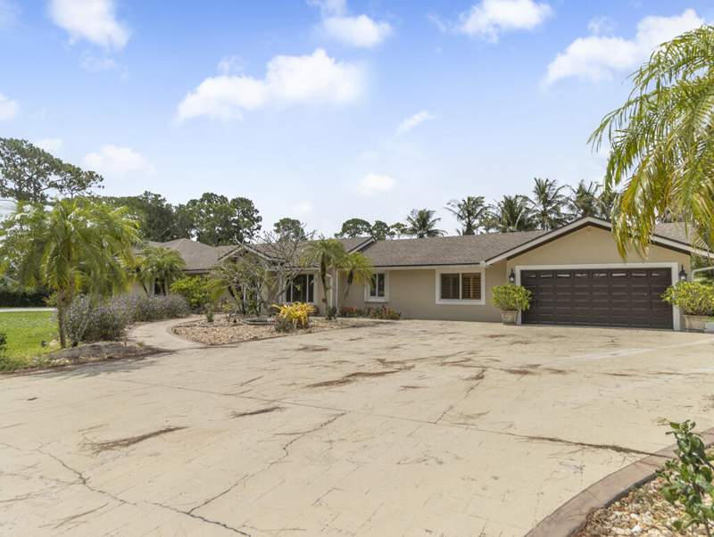 5 bedroom Single Family Residence at 13676 N 85th Road, Acreage, West Palm Beach — photo 4