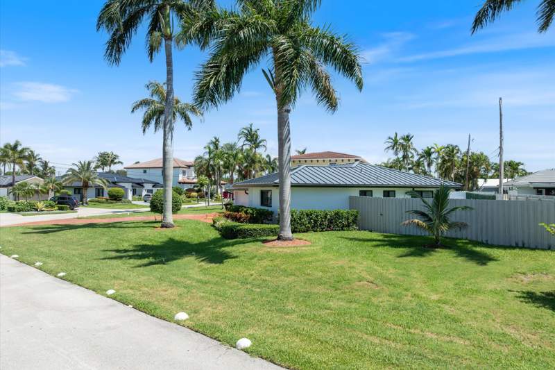 3 bedroom Single Family Residence at 4410 NE 24th Avenue, Venetian Isles 3rd Sec, Lighthouse Point — photo 4