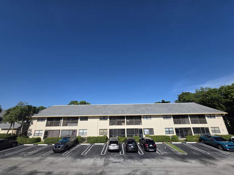 2 bedroom Condominium at 2977 Riverside Drive #202, Coral Plaza Condo, Coral Springs — photo 2