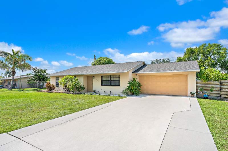 3 bedroom Single Family Residence at 9090 Palladium Place, Tropical Country Estates, Lake Worth — photo 2