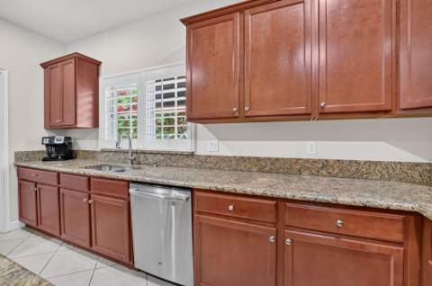 27 NW Hawthorne Place, Boca Raton FL - photo 23 of 52