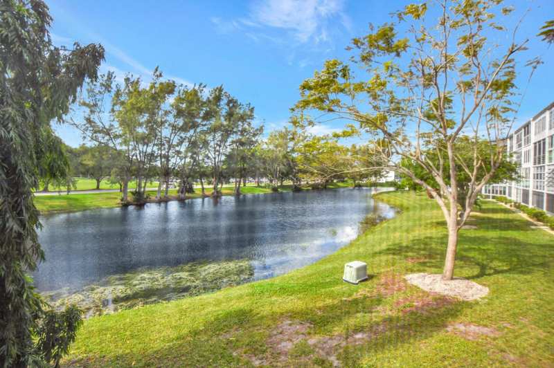 1 bedroom Condominium at 2157 Cambridge G, Cambridge G Condo, Deerfield Beach — photo 1