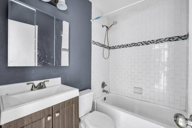 4050 NE 12th Terrace #38