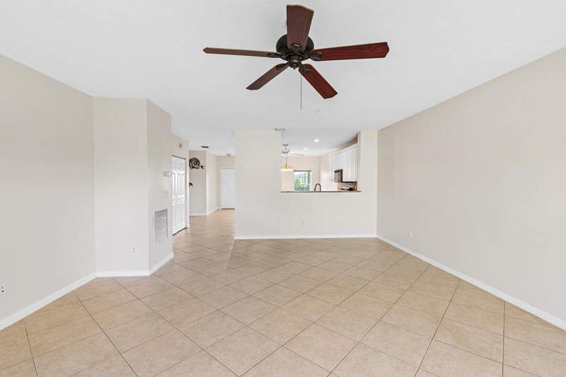 2 bedroom Condominium at 2127 SE Wild Meadow Circle, Meadows Of Port St Lucie Buildings D-R, Port St. Lucie — photo 5