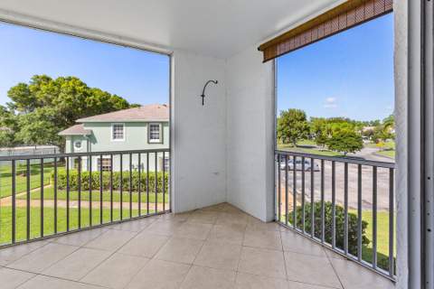 2127 SE Wild Meadow Circle, Port St. Lucie FL - photo 19 of 32