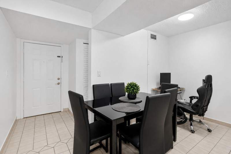 2 bedroom Condominium at 300 Palm Circle #106, Palms Of Pembroke Condo, Pembroke Pines — photo 5