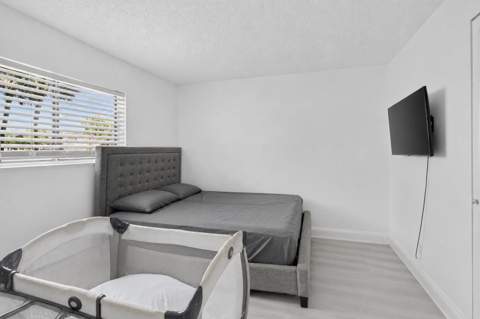 300 Palm Circle #106, Pembroke Pines FL - photo 15 of 31