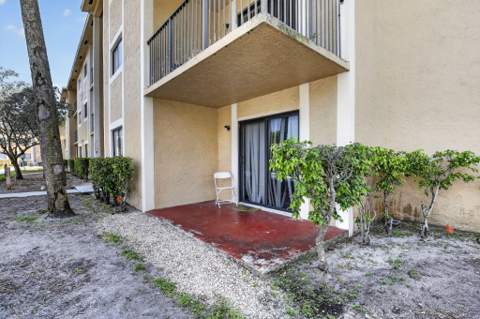 300 Palm Circle #106, Pembroke Pines FL - photo 22 of 31