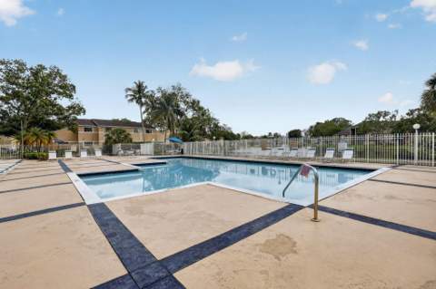 300 Palm Circle #106, Pembroke Pines FL - photo 22 of 24