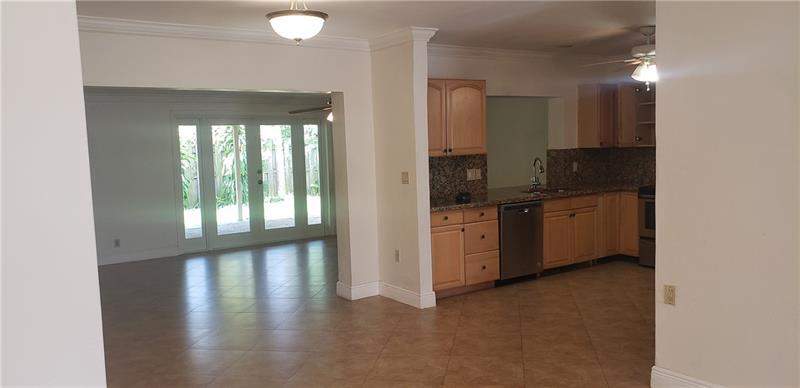 4 bedroom Single Family Residence at 98 Seminole Lane, Hidden Valley Sec 2, Boca Raton — photo 4