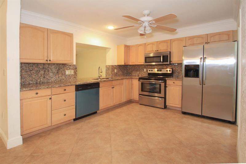 4 bedroom Single Family Residence at 98 Seminole Lane, Hidden Valley Sec 2, Boca Raton — photo 5