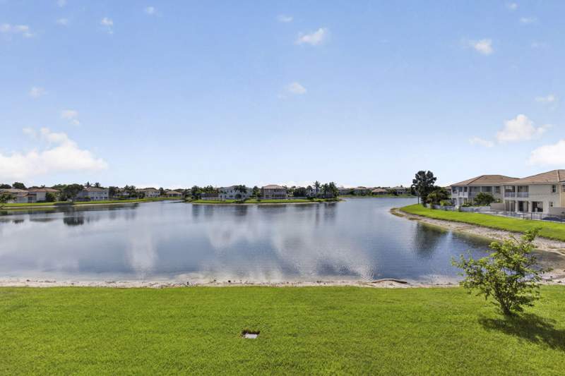 4 bedroom Single Family Residence at 10675 Old Hammock Way, Black Diamond Ph 2, Wellington — photo 2
