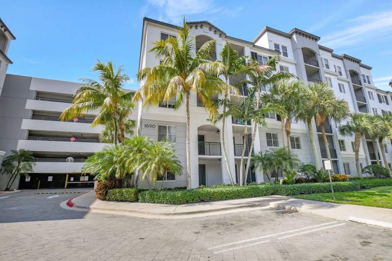 2 bedroom Condominium at 1660 Renaissance Commons Boulevard #2424, Vizcaya Lakes Condo, Boynton Beach — photo 4