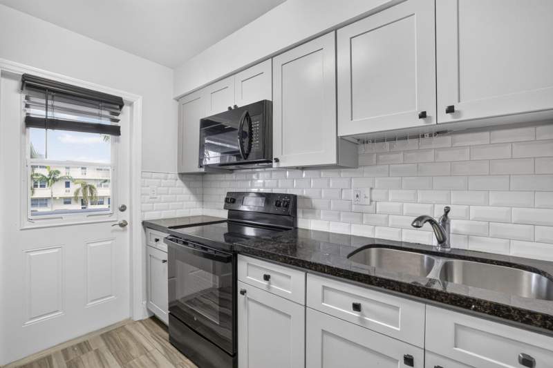 2 bedroom Condominium at 801 Pine Drive #12, Colonial Gardens Condo, Pompano Beach — photo 5